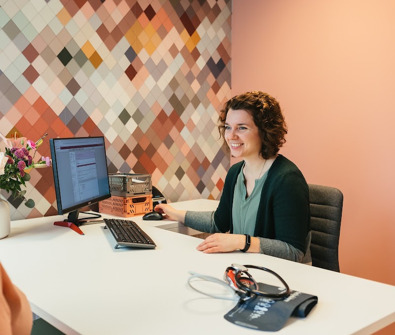 Meer dan Verloskunde — kraamzorgbureau in Hoornaar