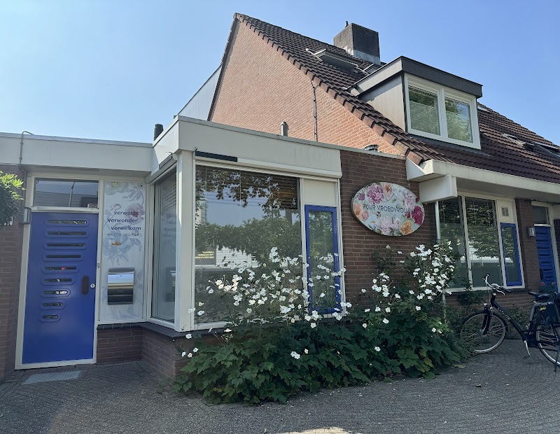 Verloskundig Centrum PUUR Vroedvrouwen — kraamzorgbureau in Arnhem