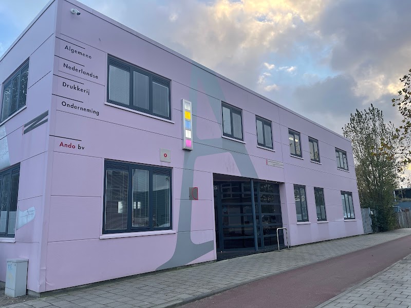 LUX Verloskundige — kraamzorgbureau in Den Haag